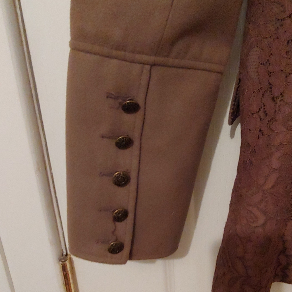 Venus Size 8 Beautiful Coat with Lace Detail - Picture 5 of 6